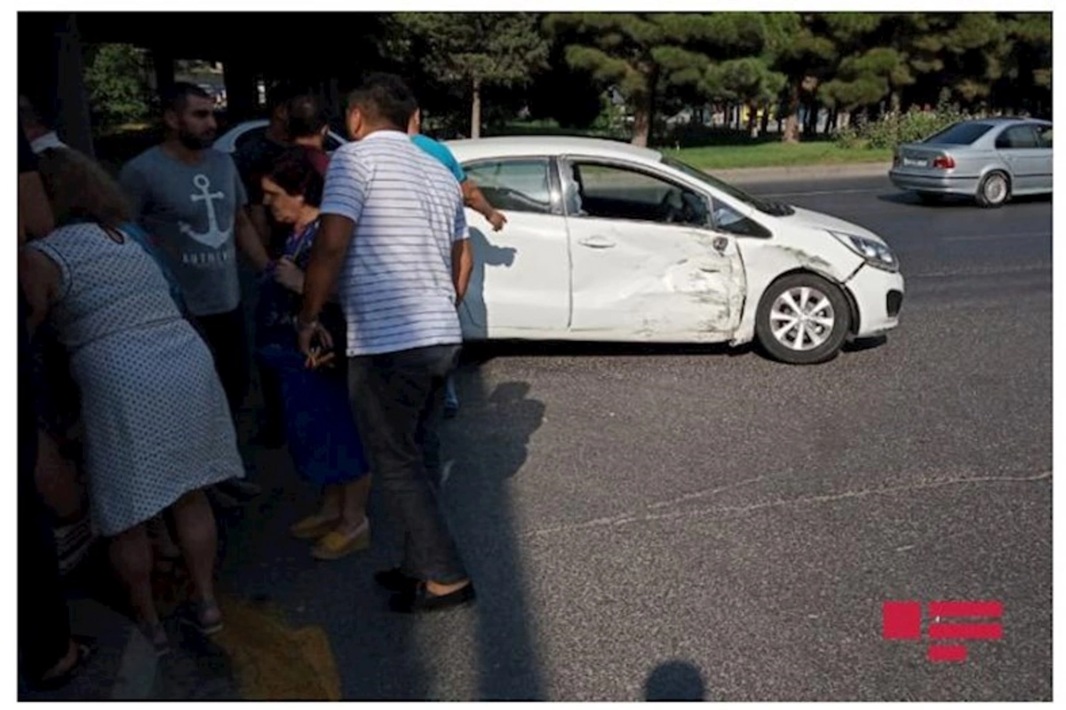 Sumqayıt yolunda ağır qəza: Xanım sürücü maşını aşırdı — VİDEO