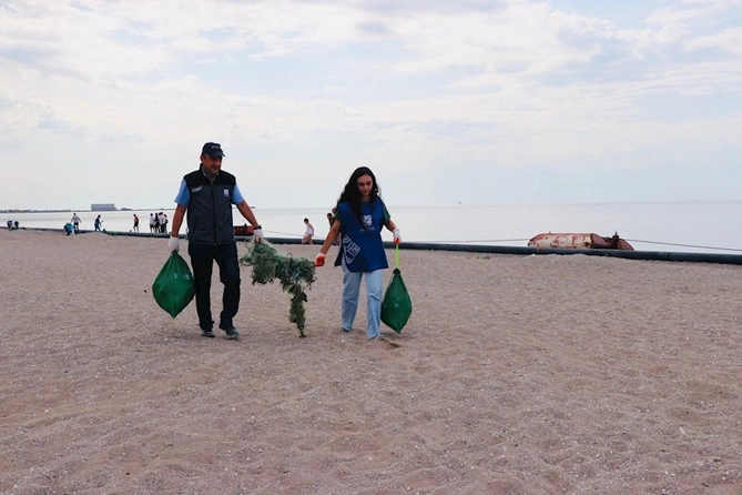 “Təmiz ölkəm” təmizlik aksiyası çərçivəsində Xəzərin Hövsan sahili tullantılardan təmizlənib — FOTOLAR “Təmiz ölkəm” təmizlik aksiyası çərçivəsində Xəzərin Hövsan sahili tullantılardan təmizlənib — FOTOLAR