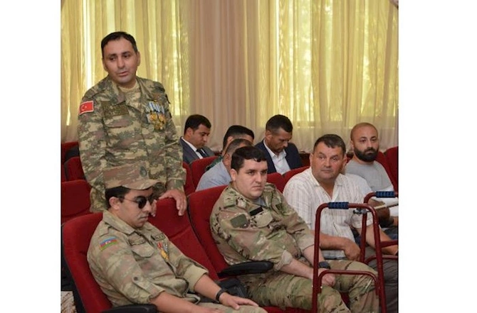 Abşeron Rayon İcra Hakimiyyətində şəhid ailələri və qazilərlə növbəti görüş keçirildi — FOTOLAR