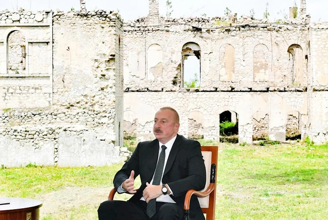 İnformasiya müharibəsində Azərbaycan modeli: İlham Əliyev ön cəbhədə savaşır — ŞƏRH İnformasiya müharibəsində Azərbaycan modeli: İlham Əliyev ön cəbhədə savaşır — ŞƏRH