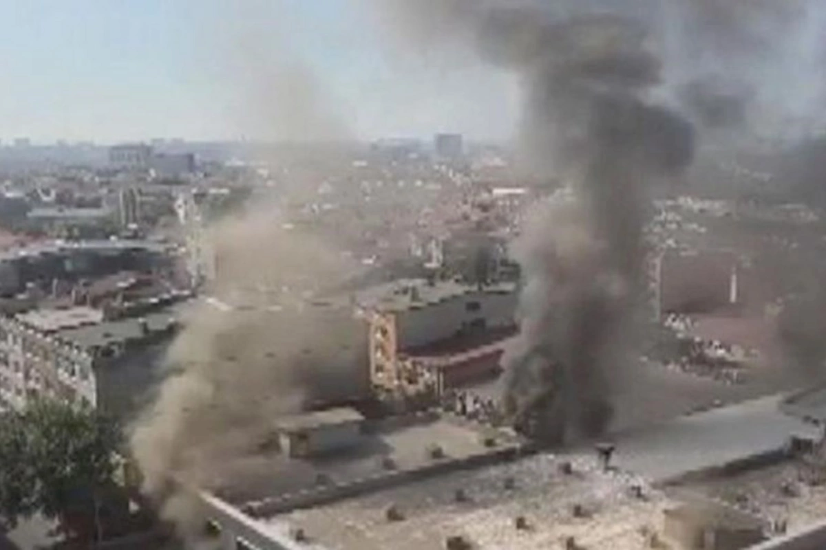 İstanbulda biznes mərkəzi YANIR — VİDEO/FOTO