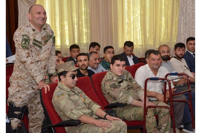 Abşeron Rayon İcra Hakimiyyətində şəhid ailələri və qazilərlə növbəti görüş keçirildi — FOTOLAR