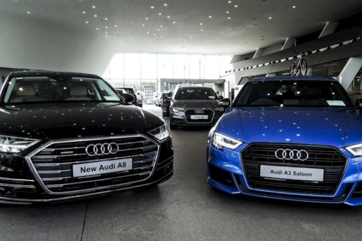 “Audi” Rusiya üçün proqram təminatını DAYANDIRDI