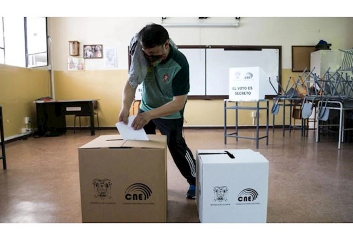 Ekvadorda prezident seçkilərinin ikinci turu keçiriləcək