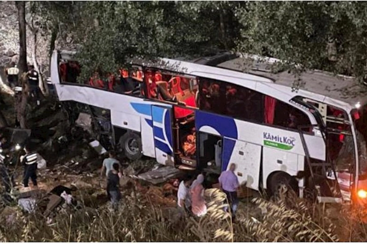 Türkiyədə avtobus dərəyə aşdı: 12 ölü, 19 yaralı
