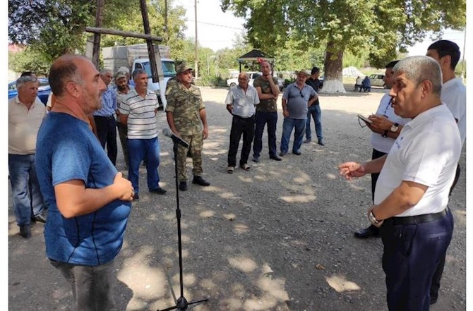 Səyyar qəbul otağı Ağstafa sakinlərinin ixtiyarında — FOTO Səyyar qəbul otağı Ağstafa sakinlərinin ixtiyarında — FOTO