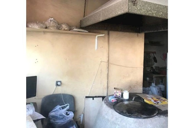 Bakıda unitazın yanında çörək bişirirlər — FOTO Bakıda unitazın yanında çörək bişirirlər — FOTO