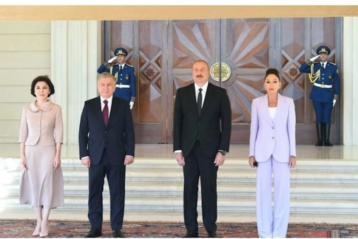 Bakıda Özbəkistan Prezidenti və xanımının şərəfinə dövlət ziyafəti verilib
