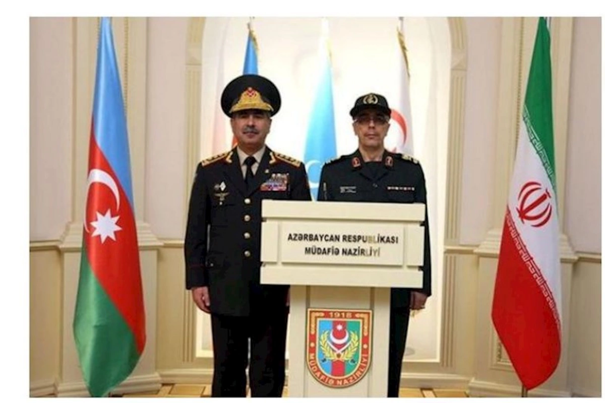 Zakir Həsənov İran Silahlı Qüvvələrinin Baş Qərargah rəisi ilə regiondakı vəziyyəti müzakirə edib