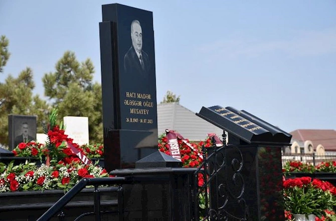 Şeyxlə Abel Məhərrəmov deputatın yasında — VİDEO/FOTO