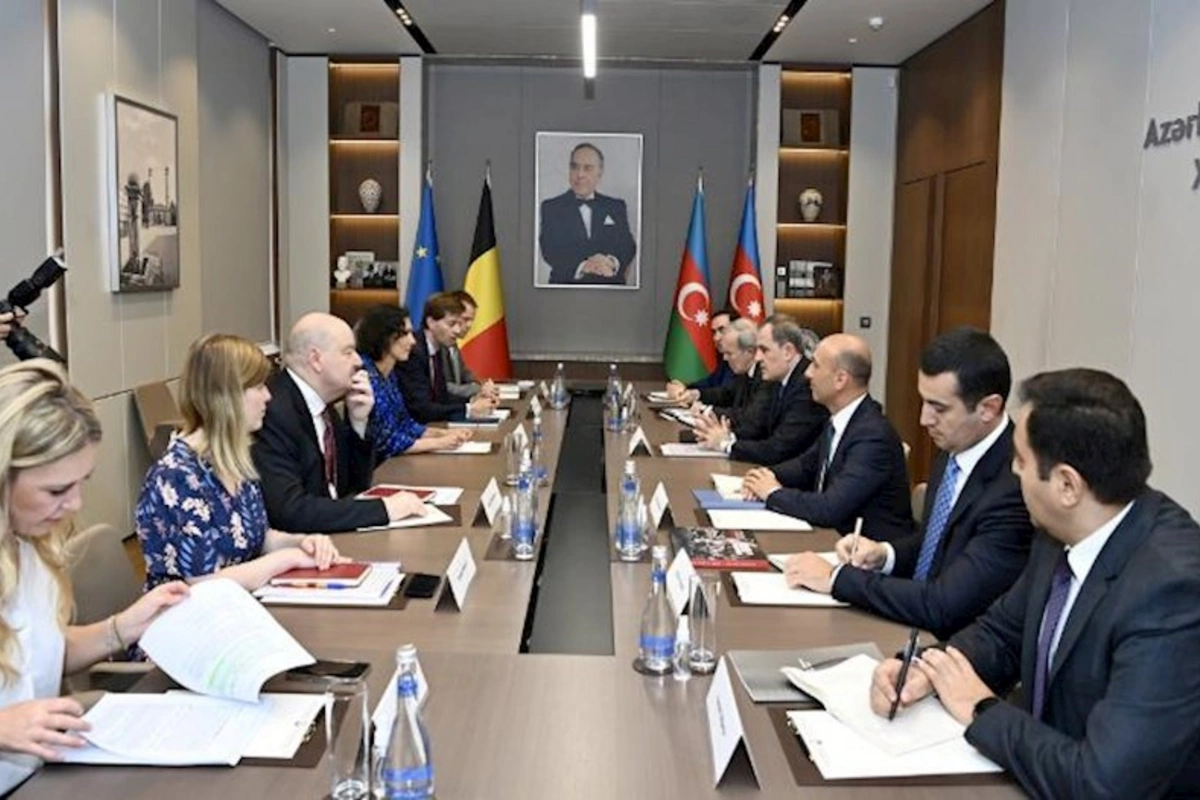 XİN başçıları arasında geniş tərkibli görüş keçirilib