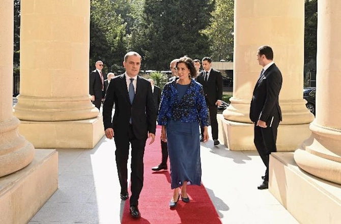 Ceyhun Bayramov belçikalı həmkarını qəbul etdi Ceyhun Bayramov belçikalı həmkarını qəbul etdi