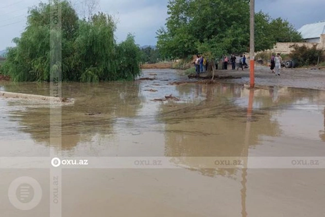 Sel suları Bakı-Şamaxı-Yevlax yolunda infrastrukturu və yol qurğularını sıradan çıxardıb — FOTO Sel suları Bakı-Şamaxı-Yevlax yolunda infrastrukturu və yol qurğularını sıradan çıxardıb — FOTO