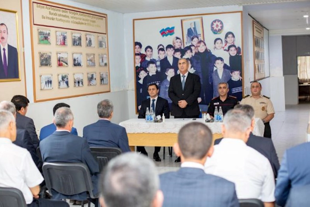 Salyan RİH başçısı sakinlərlə səyyar qəbul keçirdi — FOTOLAR