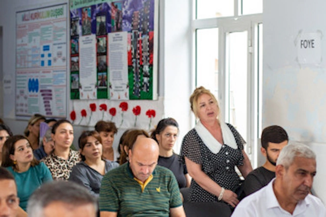 Salyan RİH başçısı sakinlərlə səyyar qəbul keçirdi — FOTOLAR