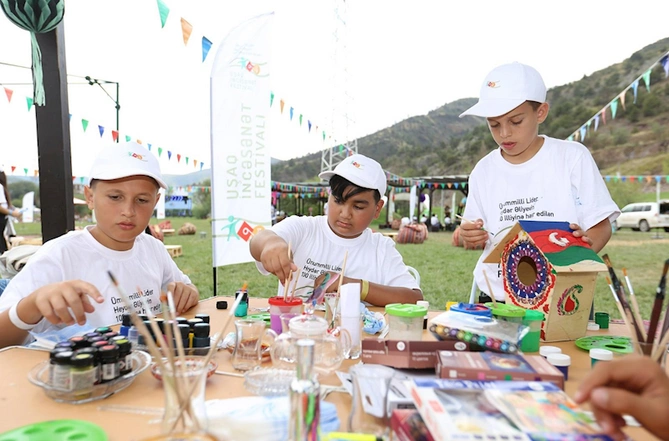 Laçında Uşaq İncəsənət Festivalının yay düşərgəsi keçirildi — FOTOLAR Laçında Uşaq İncəsənət Festivalının yay düşərgəsi keçirildi — FOTOLAR