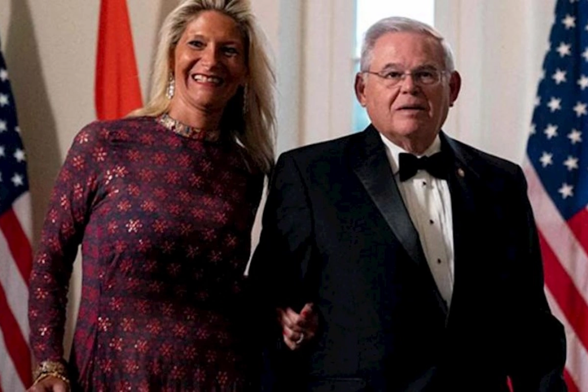 Ermənipərəst senator korrupsiya girdabında — Arvadı 400 min dollarlıq qızıl külçə satıb