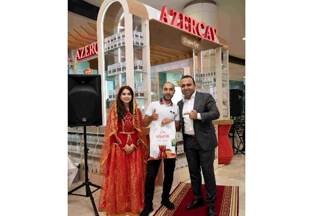 “Park Bulvar”da “Azerçay” stendi yeniləndi — FOTO “Park Bulvar”da “Azerçay” stendi yeniləndi — FOTO