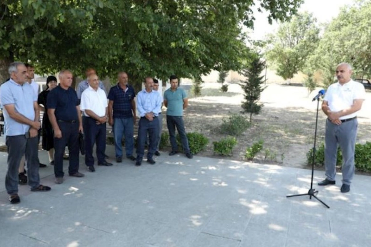 Xızı sahibkarları ilə yanaşı, sakinlər də Açıq mikrofonda — FOTOLAR