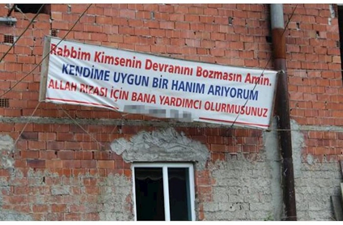 Təmiz qadın axtarıram, 60-70 kq arası olsun yazıb divarından asdı — VİDEO/FOTO