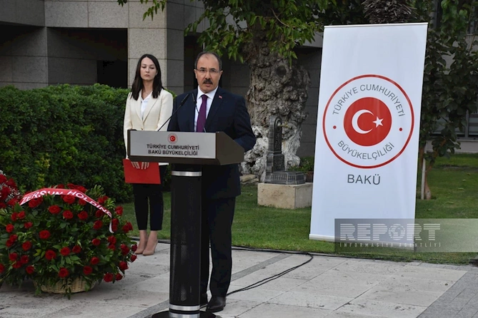 Bakıda Türkiyənin Zəfər Günü qeyd olundu — FOTOLAR Bakıda Türkiyənin Zəfər Günü qeyd olundu — FOTOLAR