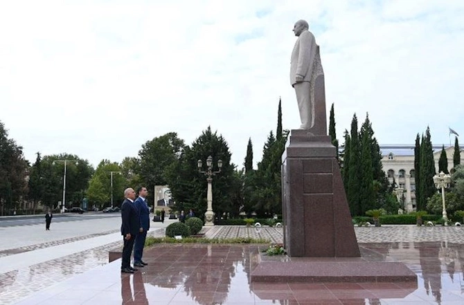 Vüqar Əhmədov Yevlaxda vətəndaşları qəbul etdi