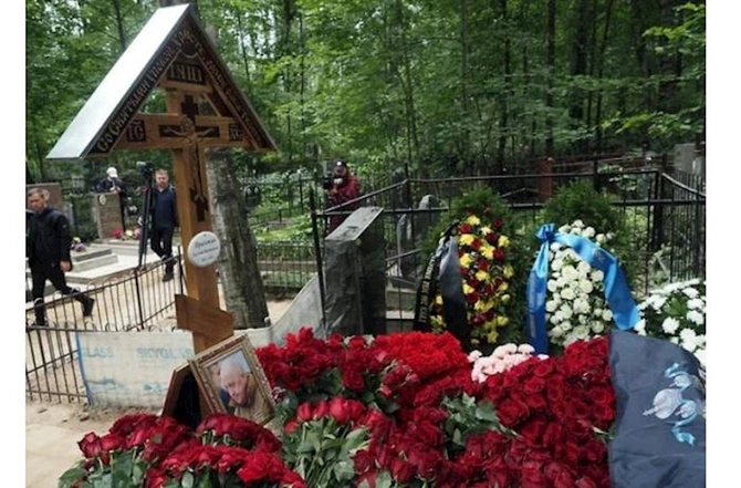 Priqojinin məzarından FOTOLAR Priqojinin məzarından FOTOLAR