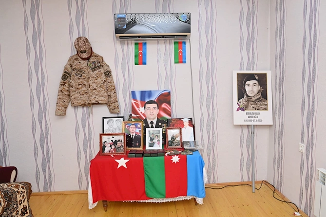 Nazir imtahanda yüksəl bal yığan şəhid anası ilə görüşdü — FOTOLAR