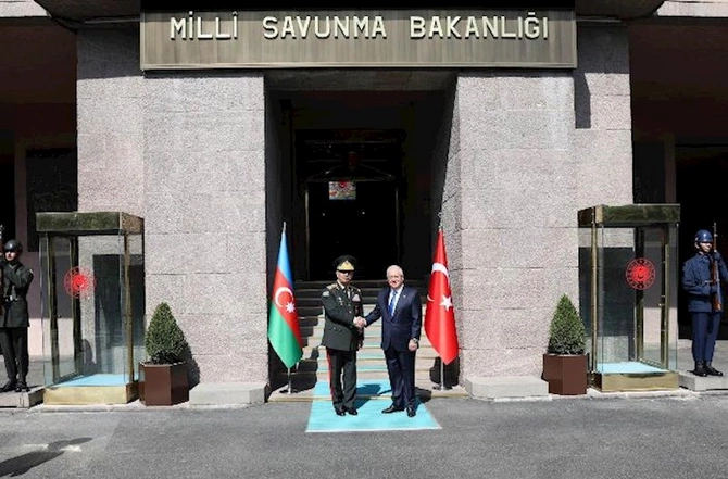 Zakir Həsənov Ankarada türkiyəli həmkarı ilə görüşdü — FOTO Zakir Həsənov Ankarada türkiyəli həmkarı ilə görüşdü — FOTO