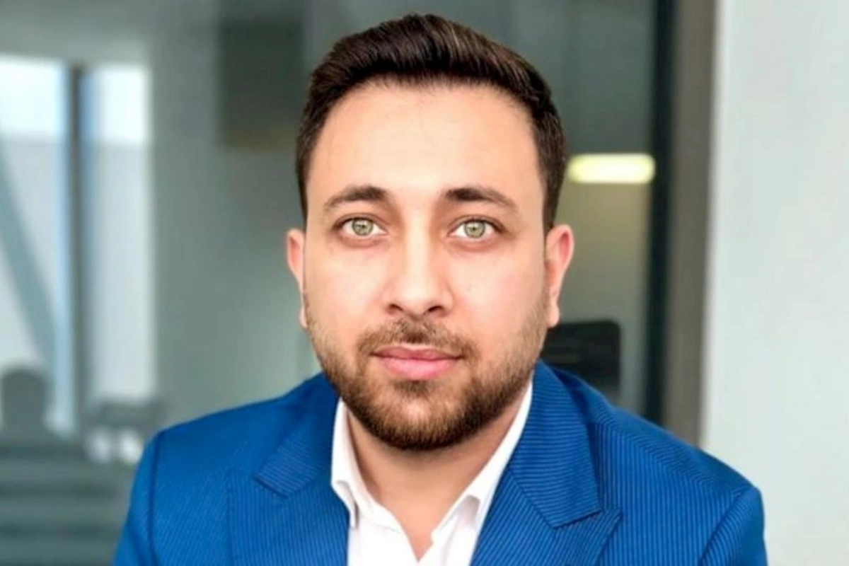 İslam Xəzər axşamından getdi