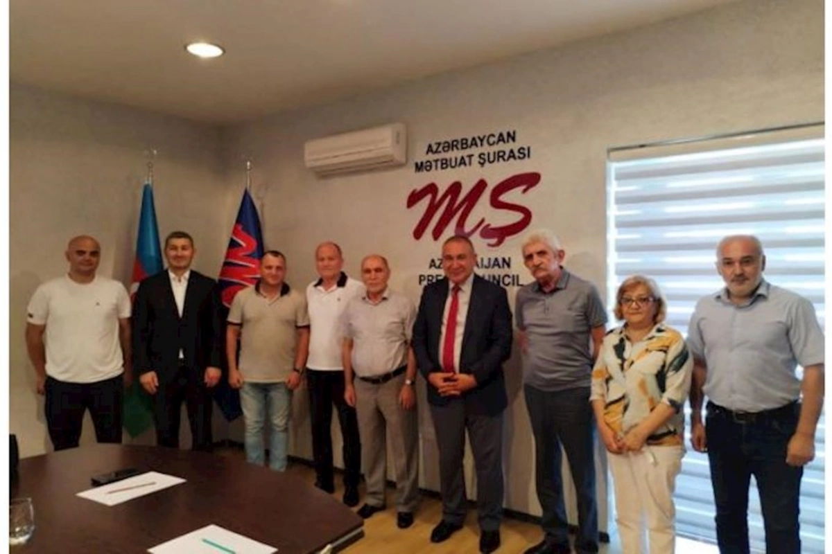 Mətbuat Şurası veteran jurnalistləri təltif edib — FOTOLAR