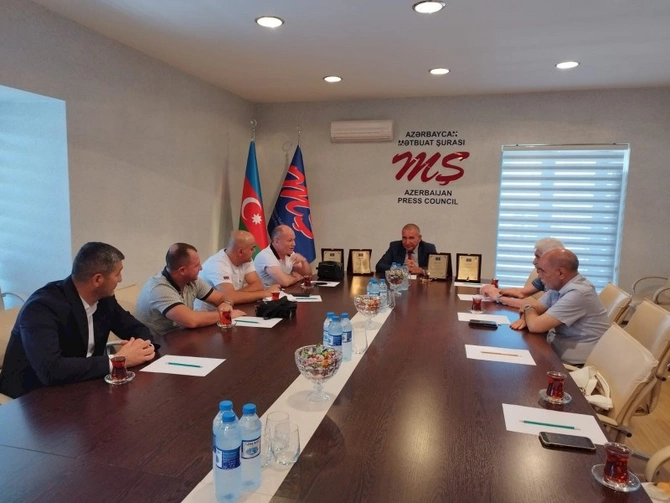 Mətbuat Şurası veteran jurnalistləri təltif edib — FOTOLAR Mətbuat Şurası veteran jurnalistləri təltif edib — FOTOLAR