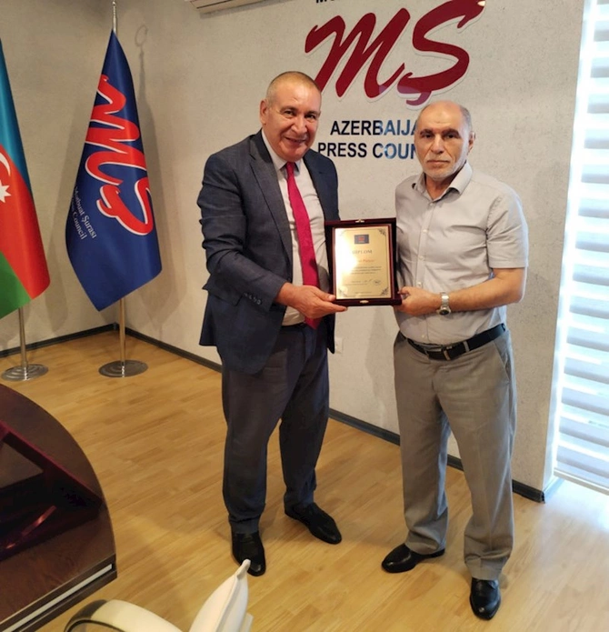 Mətbuat Şurası veteran jurnalistləri təltif edib — FOTOLAR Mətbuat Şurası veteran jurnalistləri təltif edib — FOTOLAR