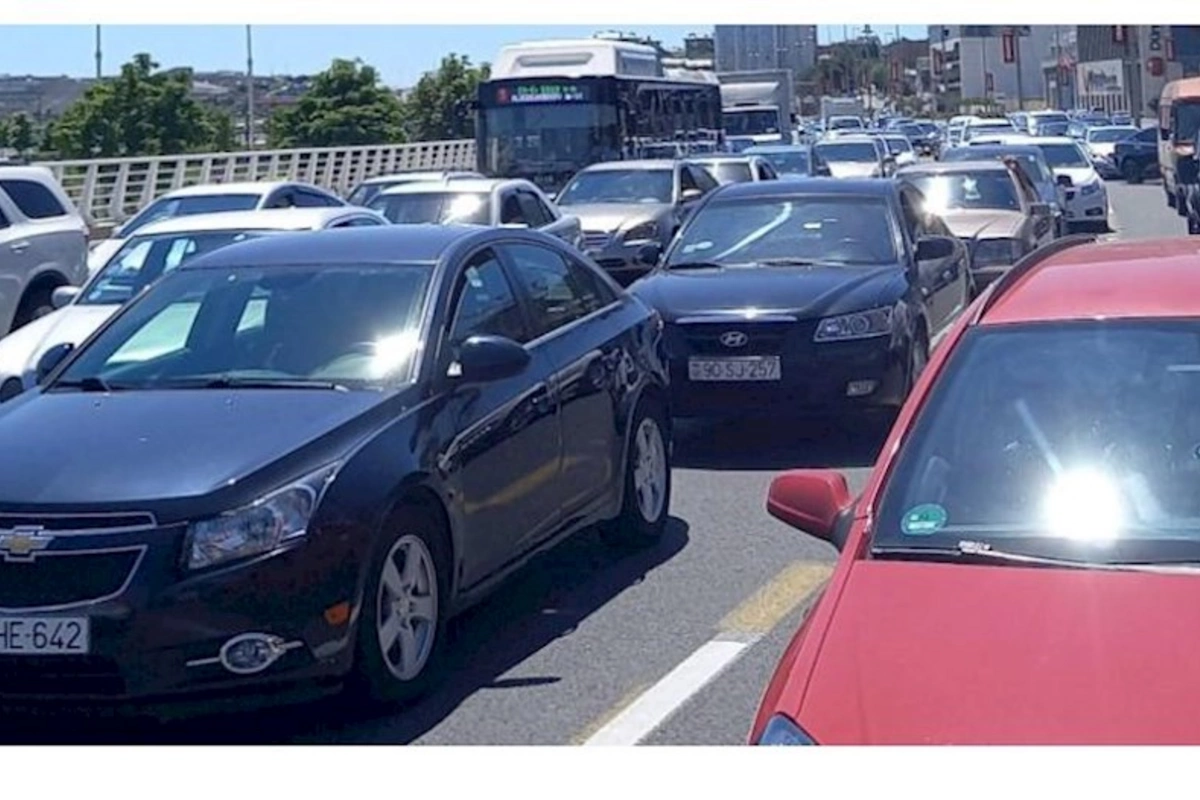 Yol polisi hər gün Bayıldan şəhərə girişi niyə bağlayır?