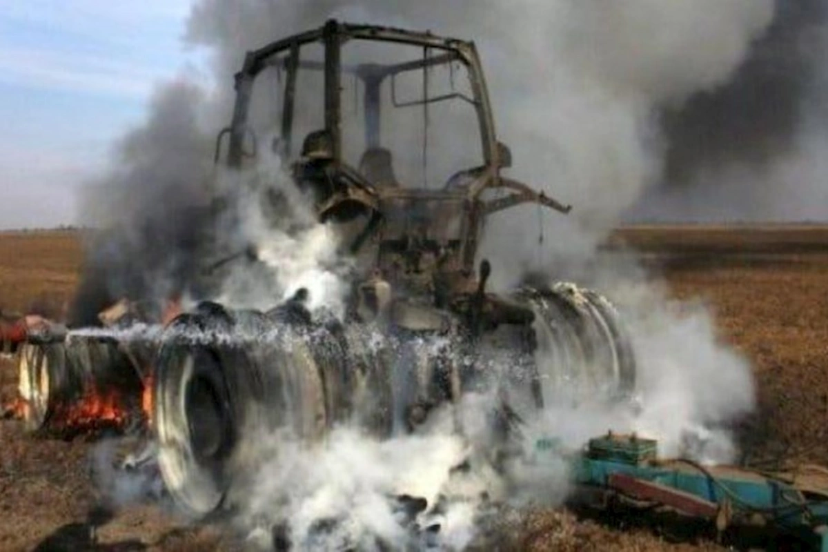Ağcabədidə traktor yanıb