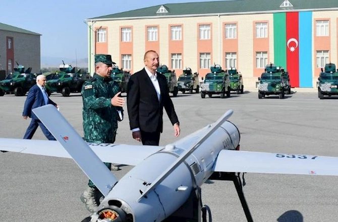 Prezident “Qazax” Əlahiddə Sərhəd Diviziyasının qarnizon kompleksində — FOTO Prezident “Qazax” Əlahiddə Sərhəd Diviziyasının qarnizon kompleksində — FOTO