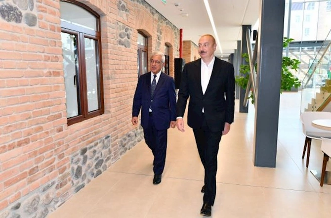 Prezident ADA Universiteti Qazax Mərkəzində — FOTOLAR (YENİLƏNİB)