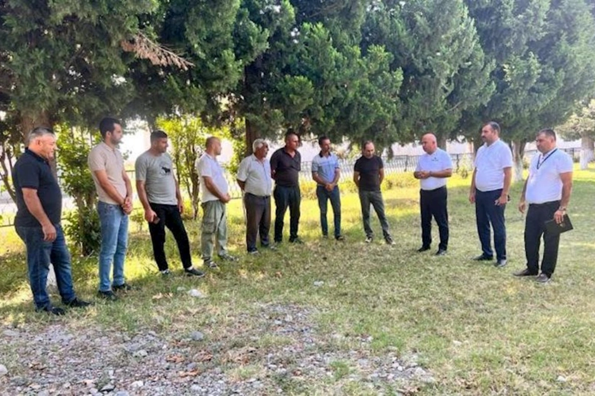 Qarağacı kənd sakinləri Açıq mikrofonda — FOTO