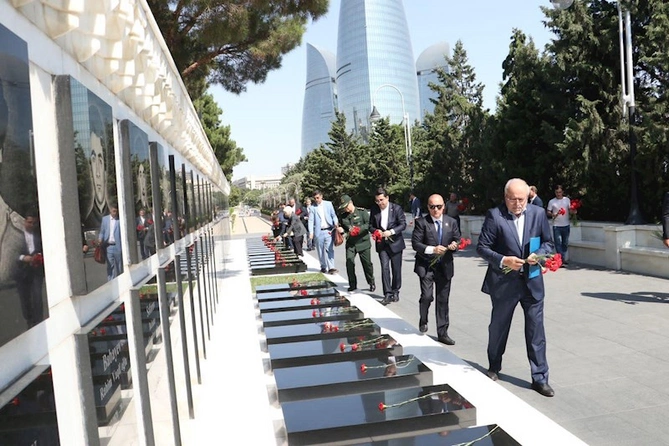 Kamran Əliyev İranın Baş prokurorunun müavinini qəbul edib — FOTOLAR
