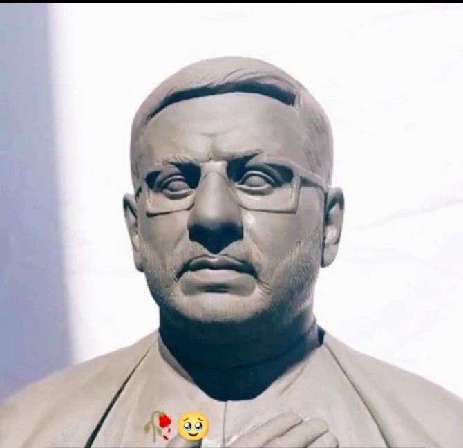 Hacı Şahinin oğlu atasının heykəlindən danışdı — FOTO