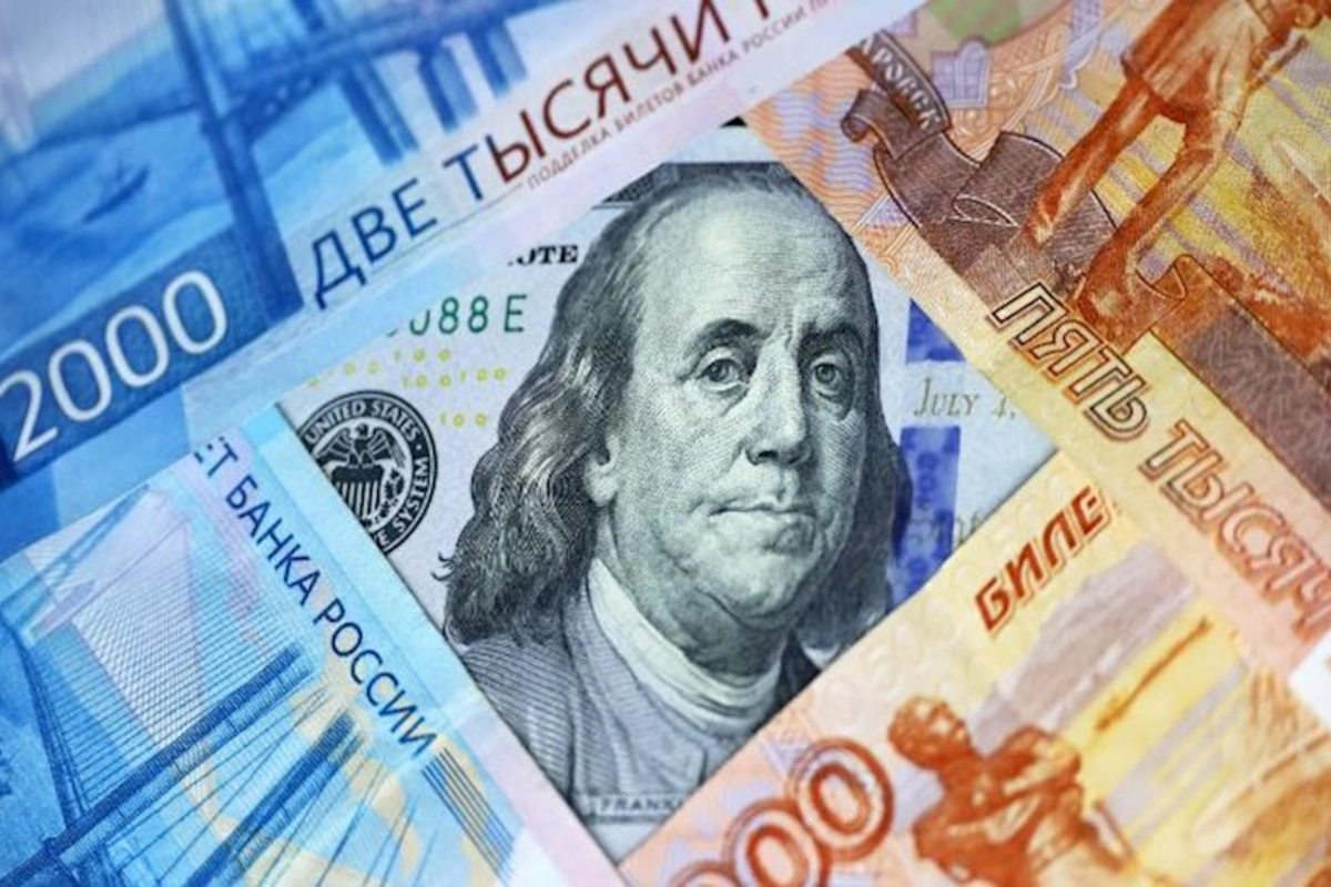 Rubl manat qarşısında bahalaşdı