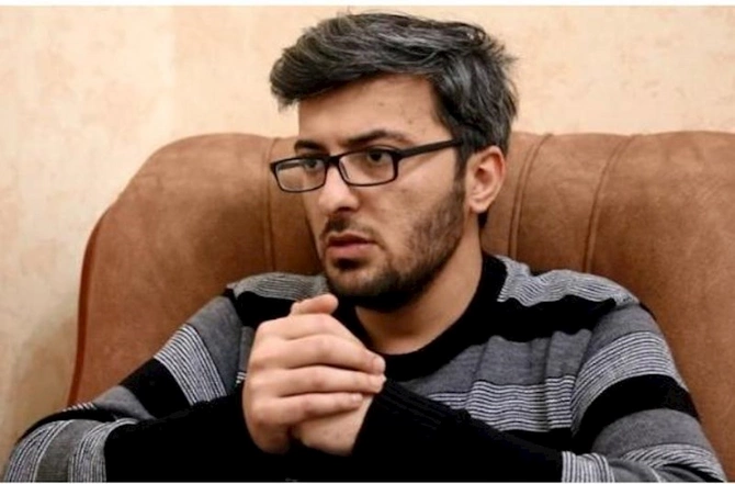 Kitabsevərlər Günü... Kitabları sevirikmi? — SORĞU