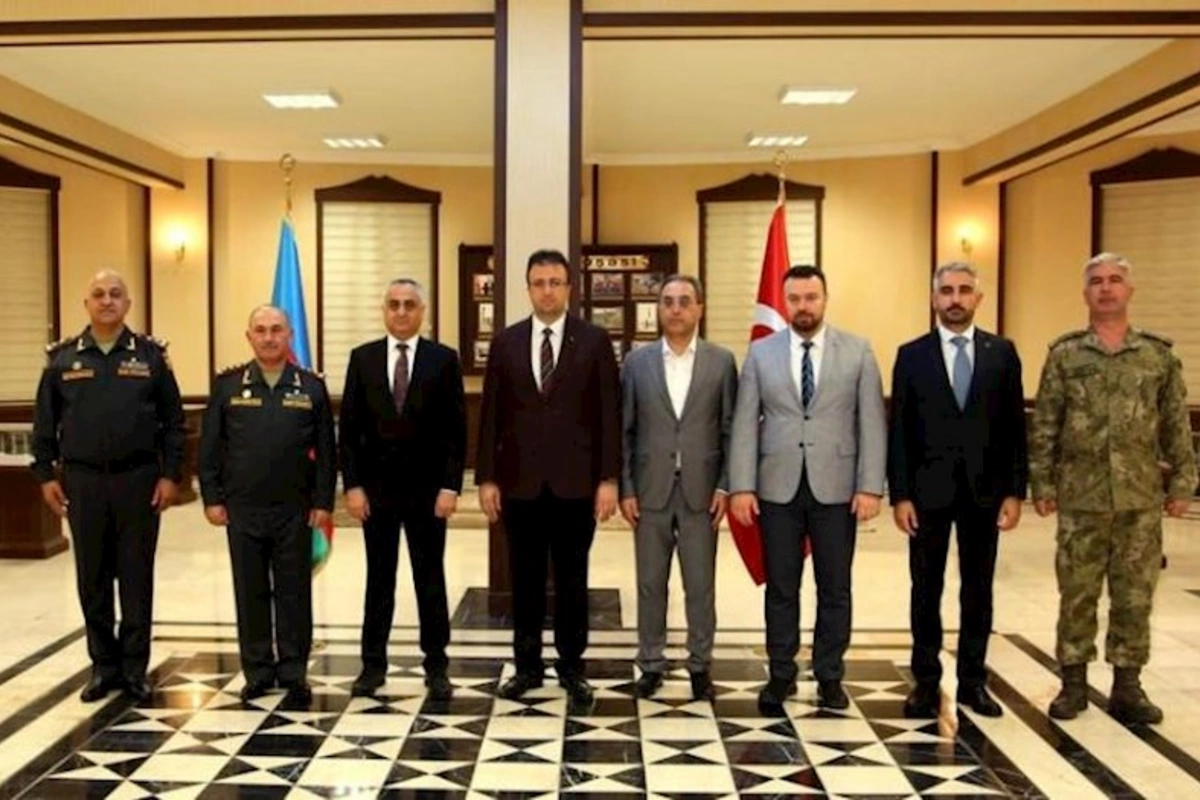 Prezidentin səlahiyyətli nümayəndəsi təmas xəttindəki vəziyyətlə maraqlanıb