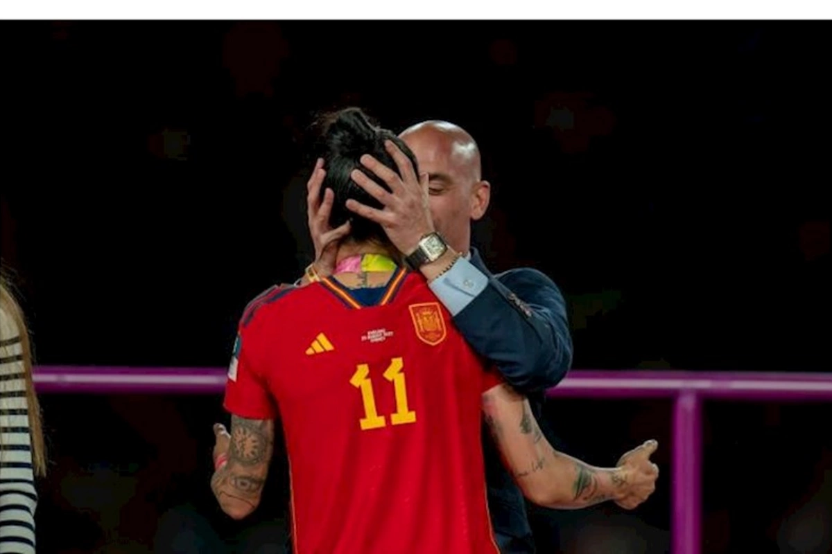Luis Rubiales istefa verdi