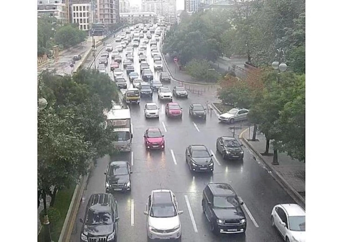 Hansı yollarda tıxac var? — SİYAHI