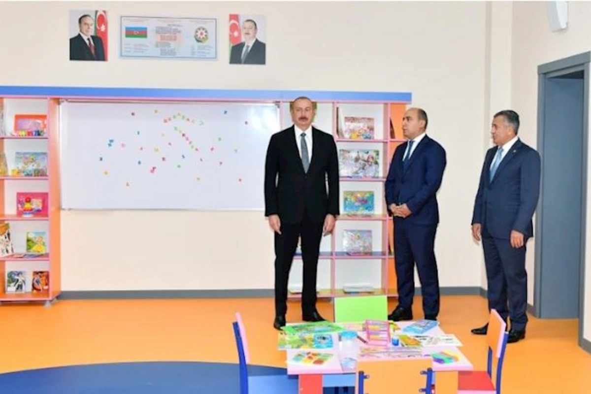 Prezident Xırdalanda yeni məktəbin açılışında — FOTOLAR