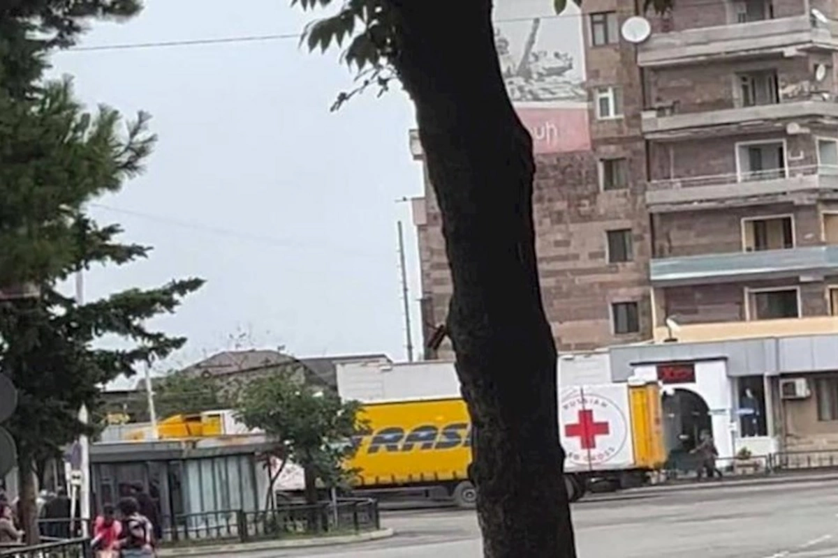 Ağdam-Xankəndi yolu ilə aparılan yardım Xankəndiyə çatdı — VİDEO