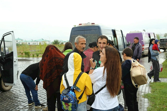 Ağalıda daha 25 ailəyə evlərinin açarları təqdim olundu — FOTOLAR