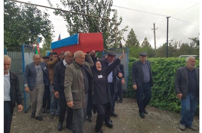 Şəhidimizin 30 il sonra nəşi gətirildi, qurban kəsdilər — FOTOLAR