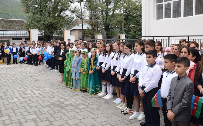 Şəkidə yeni məktəb binası istifadəyə verildi — FOTOLAR